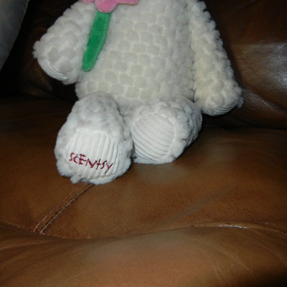 Scentsy Buddy Sweetie Pie the Lamb Mochadoodle scent !! - Picture 3 of 6
